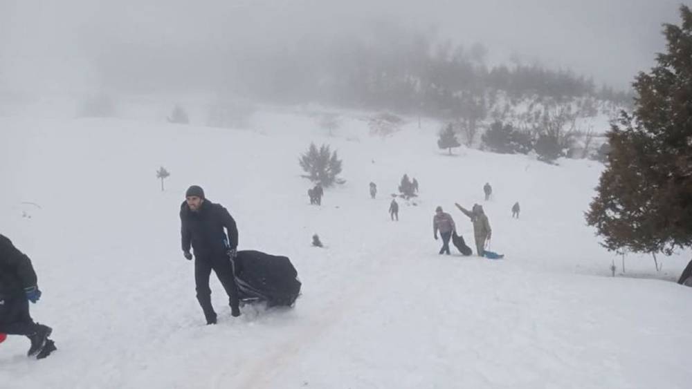 Burdur Aziziye Kartal Dağı'nda kayak keyfi